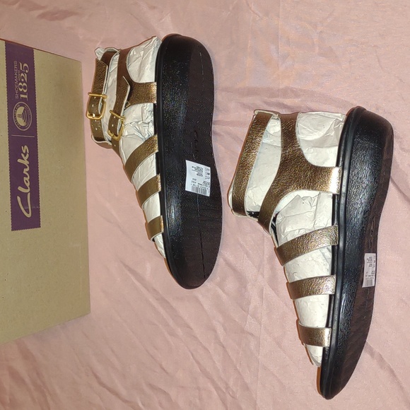 CLARKS ๐ฃManilla Parham Gold Metallic footwear - Picture 11 of 13